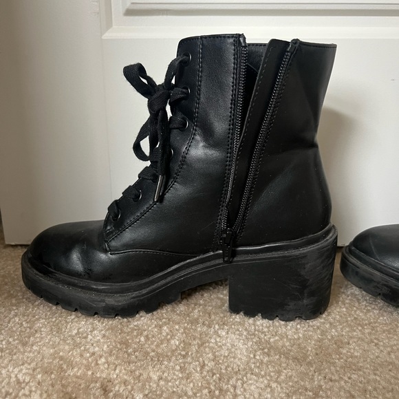 Universal Thread Women’s Black Brie Faux Leather Combat Platform Boots - Picture 12 of 16